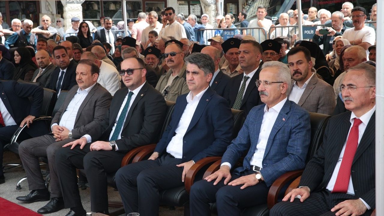 Akşemseddin Hazretleri Anma Programında Uraloğlu'nun Vurgu Örnekleri