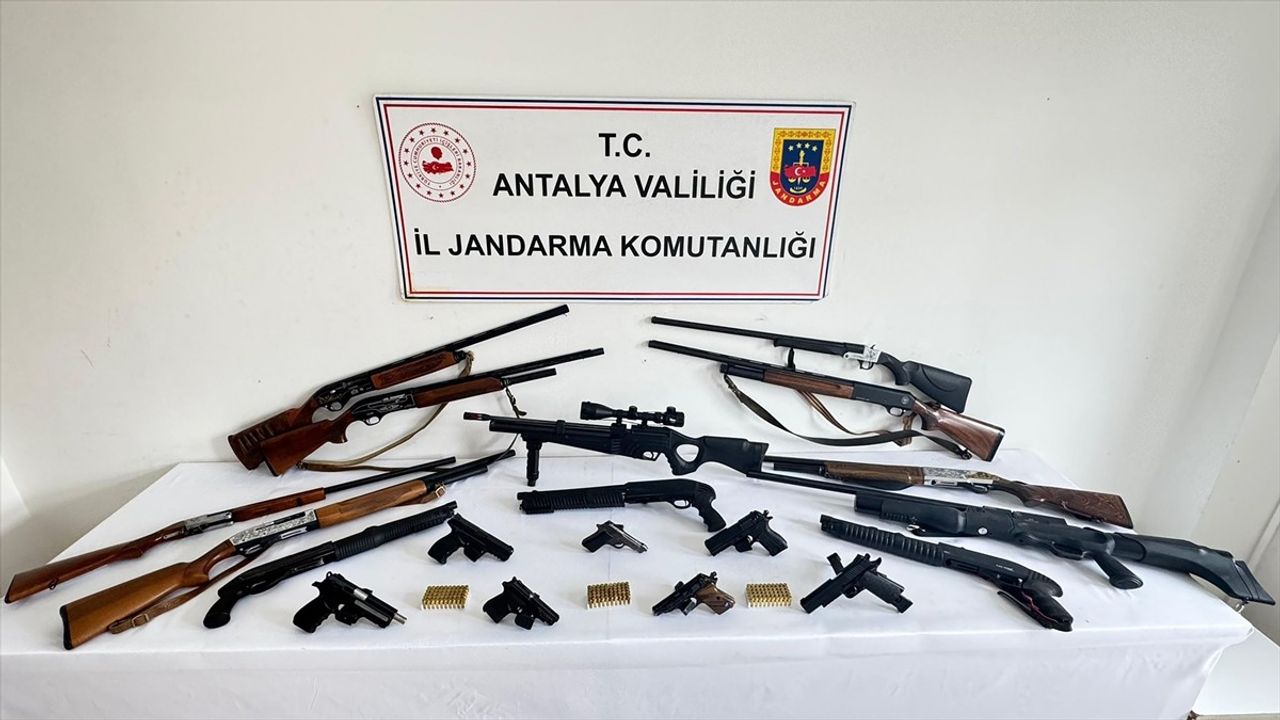 Alanya'da Silah Kaçakçılığı Operasyonu: 3 Tutuklama