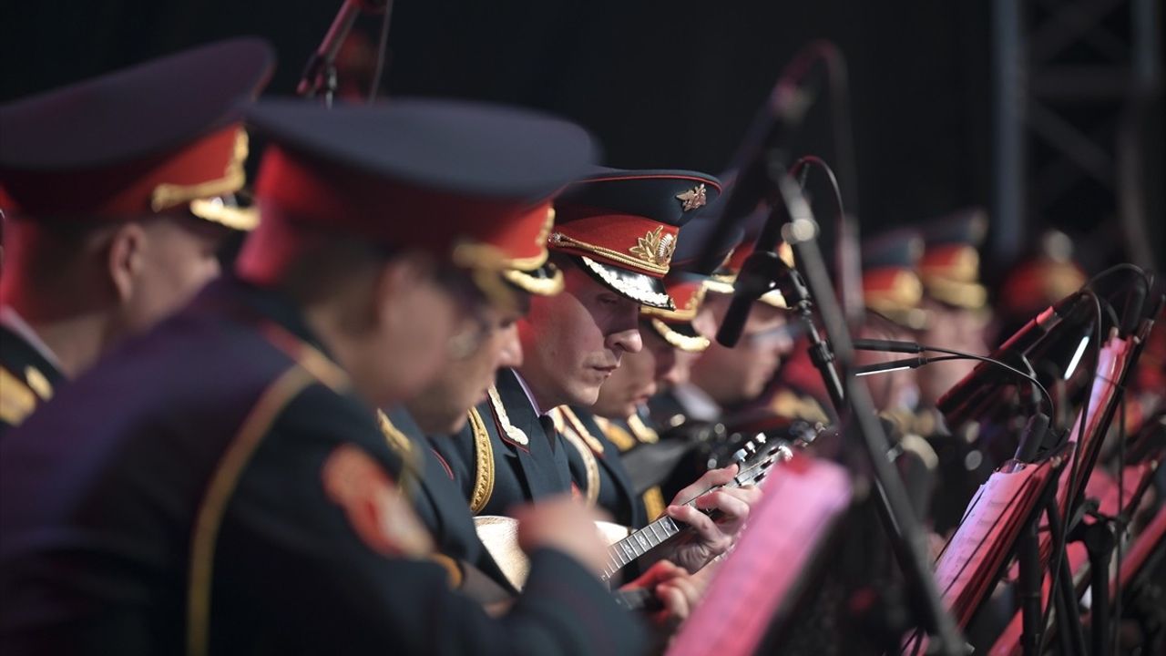 Aleksandrov Kızılordu Korosu Ankara'da Sanatseverlerle Buluştu