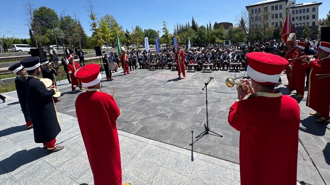 Alıkul Osmonov ve Manas Destanı'nın Yıldönümü Kutlandı