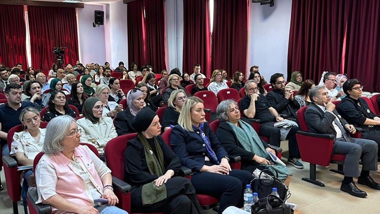 Ankara'da 'Dünya Srebrenitsa'yı Unutmuyor' Konferansı Gerçekleşti