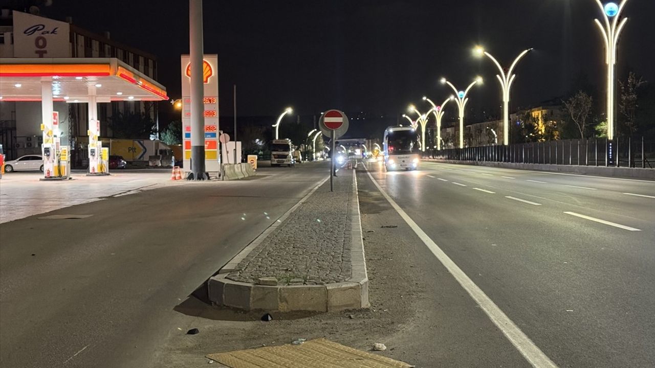 Ankara'da Motosiklet Kazası: İki Genç Hayatını Kaybetti