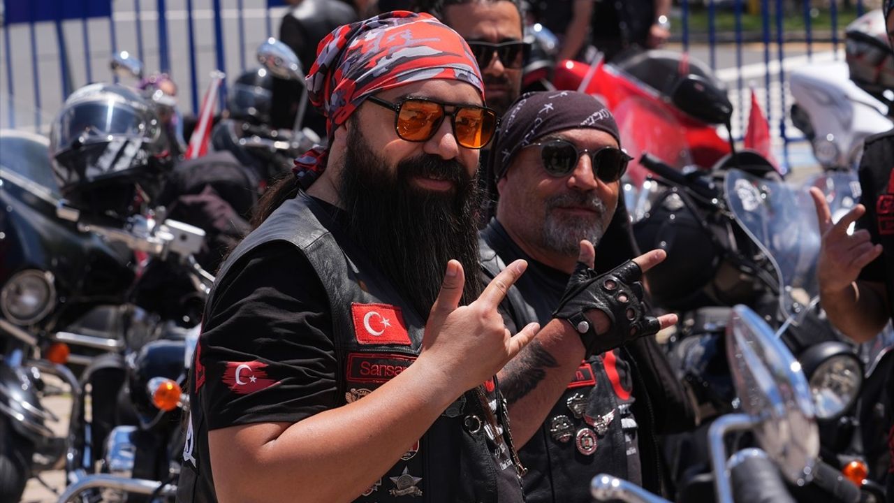 Ankara'da Motosiklet Tutkunları 19 Mayıs İçin Bir Araya Geldi