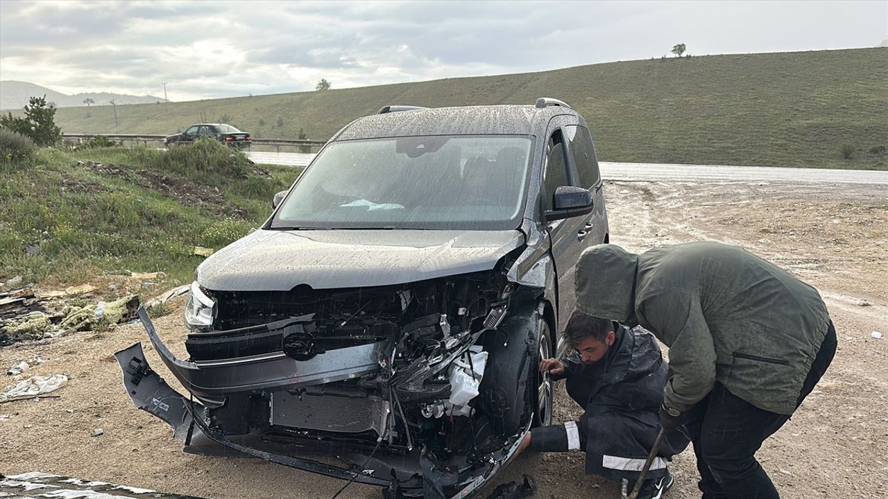 Ankara'da Trafik Kazası: 1 Ölü, 1 Yaralı