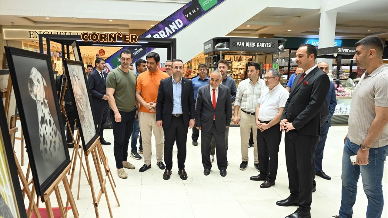 Antalya'da Hükümlülerin Sanat Sergisi