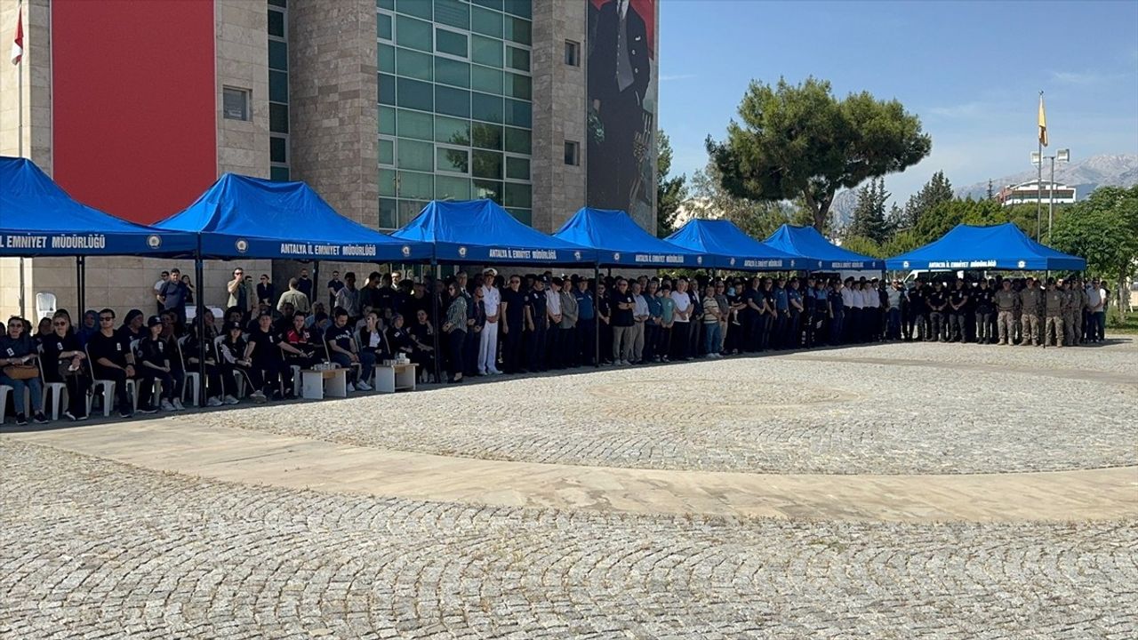 Antalya'da Polis Memuru Yahya Süslü İçin Tören Düzenlendi