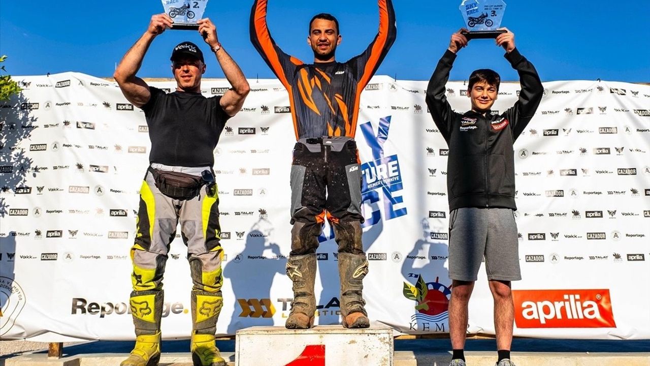 Antalya'da Sky Adventure Motosiklet Yarışı Heyecanı