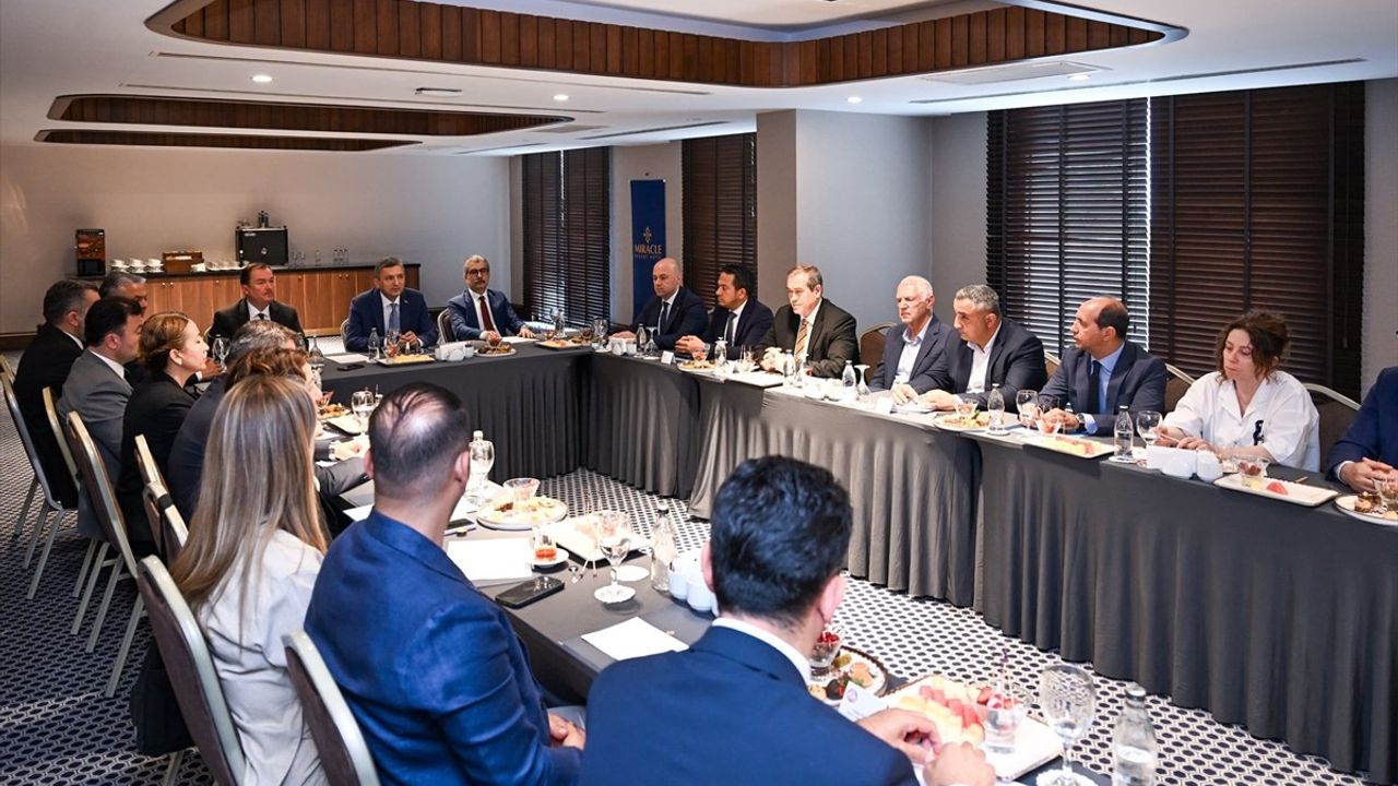 Antalya'da Yangın Güvenliği İçin Kaleiçi Toplantısı Yapıldı