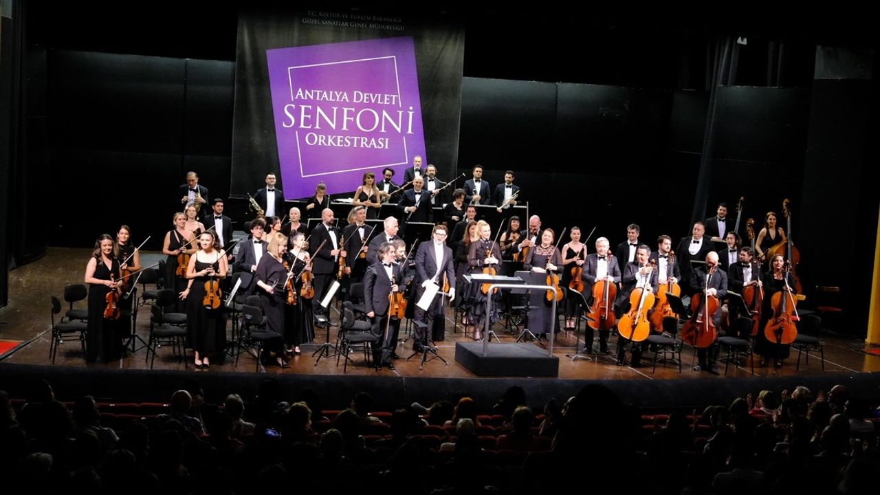 Antalya Devlet Senfoni Orkestrası 2024-2025 Sezonunu Klasik Müzik Eserleriyle Kapattı
