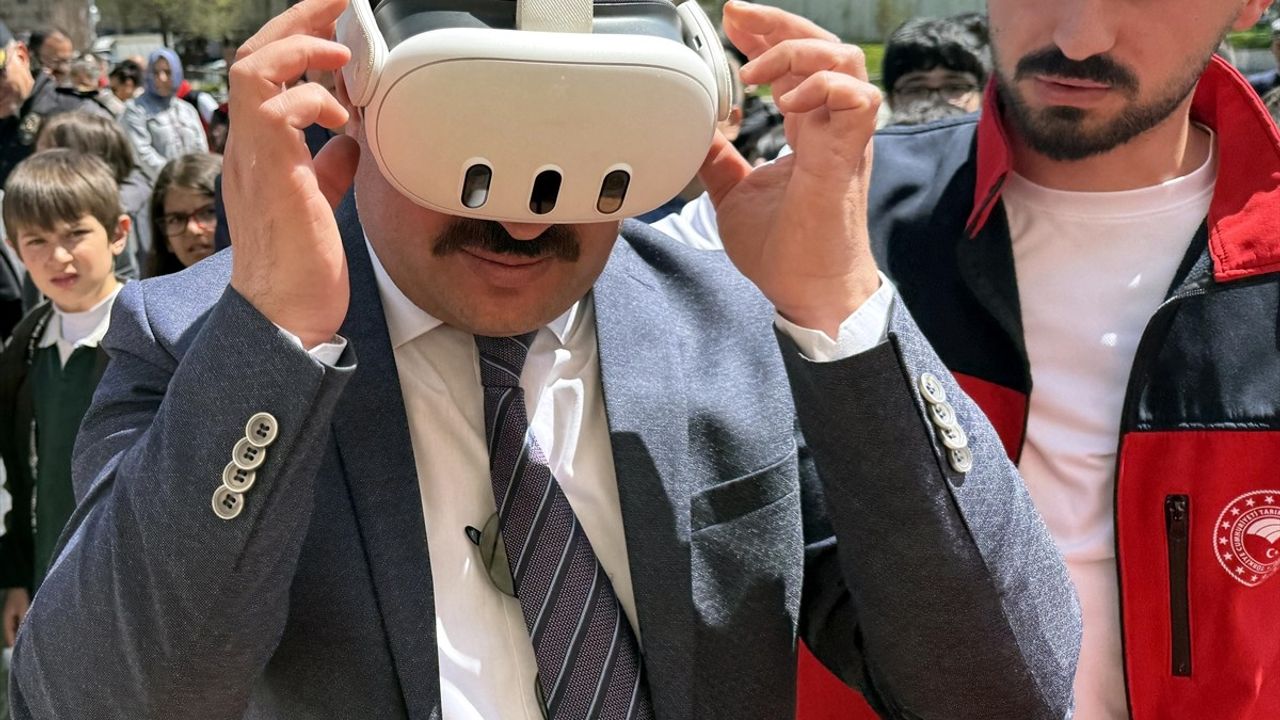 Ardahan'da Dünya Arı Günü Etkinliği
