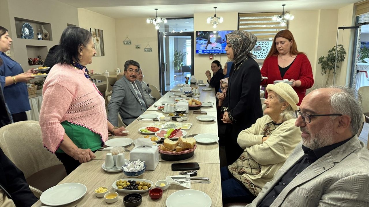 Ardahan'da Huzurevi Sakinleri için Eşsiz Bir Kahvaltı Etkinliği