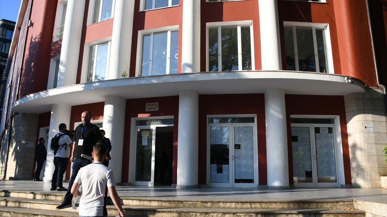 Arnavutluk'ta Genel Seçim Süreci Başladı