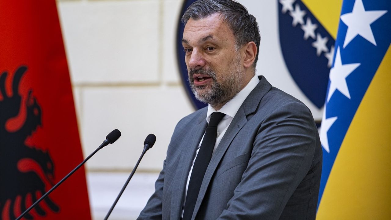 Arnavutluk'tan Bosna Hersek'e Destek Mesajı