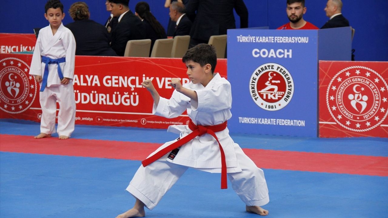 Aspendos Cup Karate Turnuvası Antalya'da Başladı