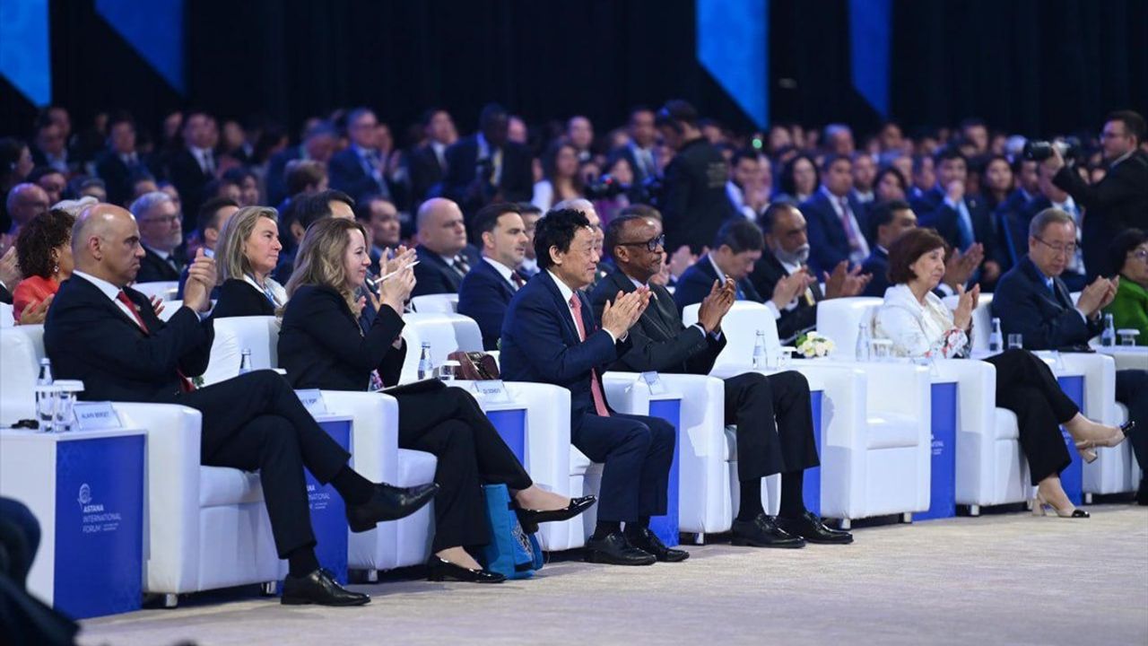 Astana Uluslararası Forumu Başladı
