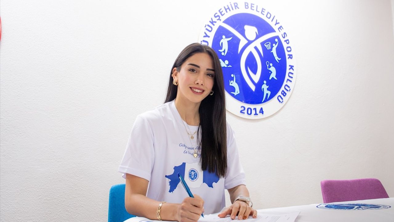Aydın Büyükşehir Belediyespor Kadın Voleybol Takımı İlarya Zararsız'ı Kadrosuna Dahil Etti