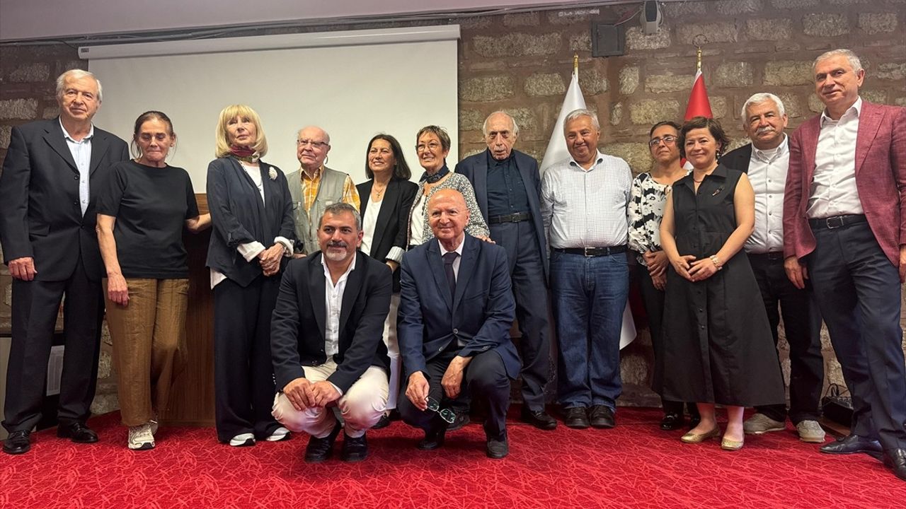 Ayşe Kulin'e 54. Orhan Kemal Roman Armağanı Takdim Edildi