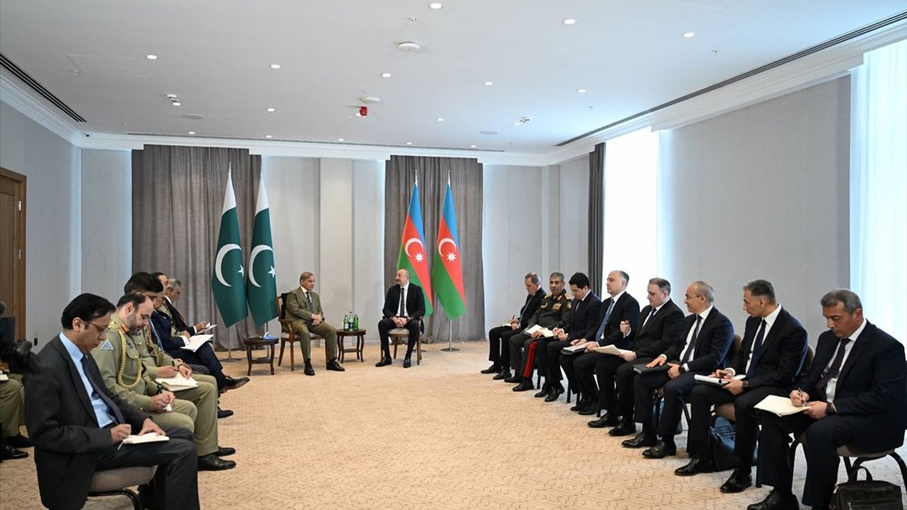 Azerbaycan ve Pakistan Liderleri Laçın'da Buluştu