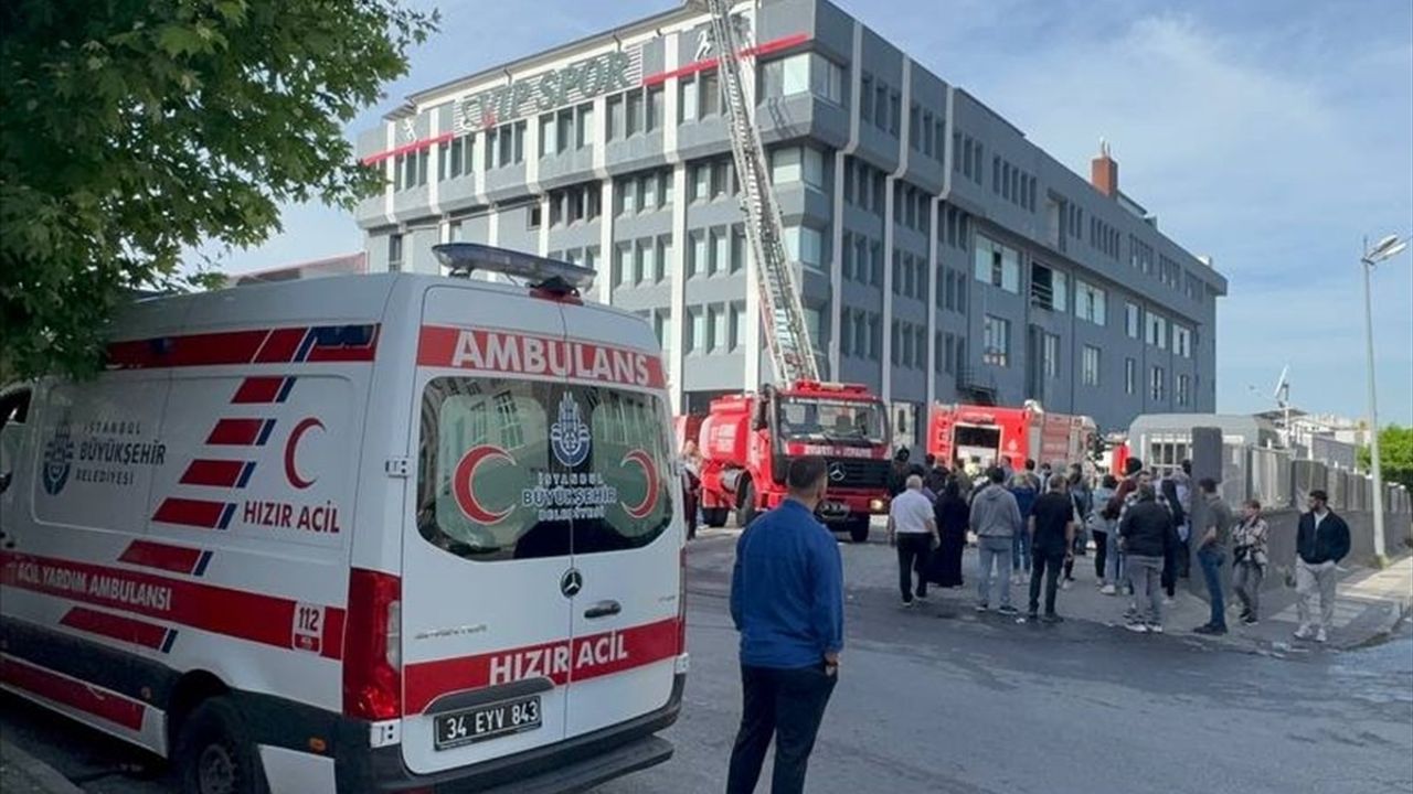 Bağcılar'daki Tekstil Fabrikasında Yangın Paniği