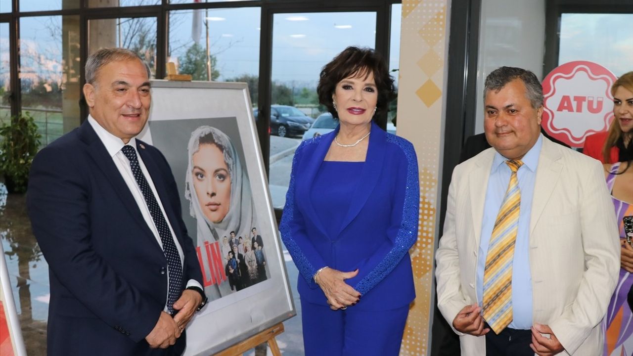 Bahar Şenlikleri'nde Hülya Koçyiğit Gençlere Seslendi
