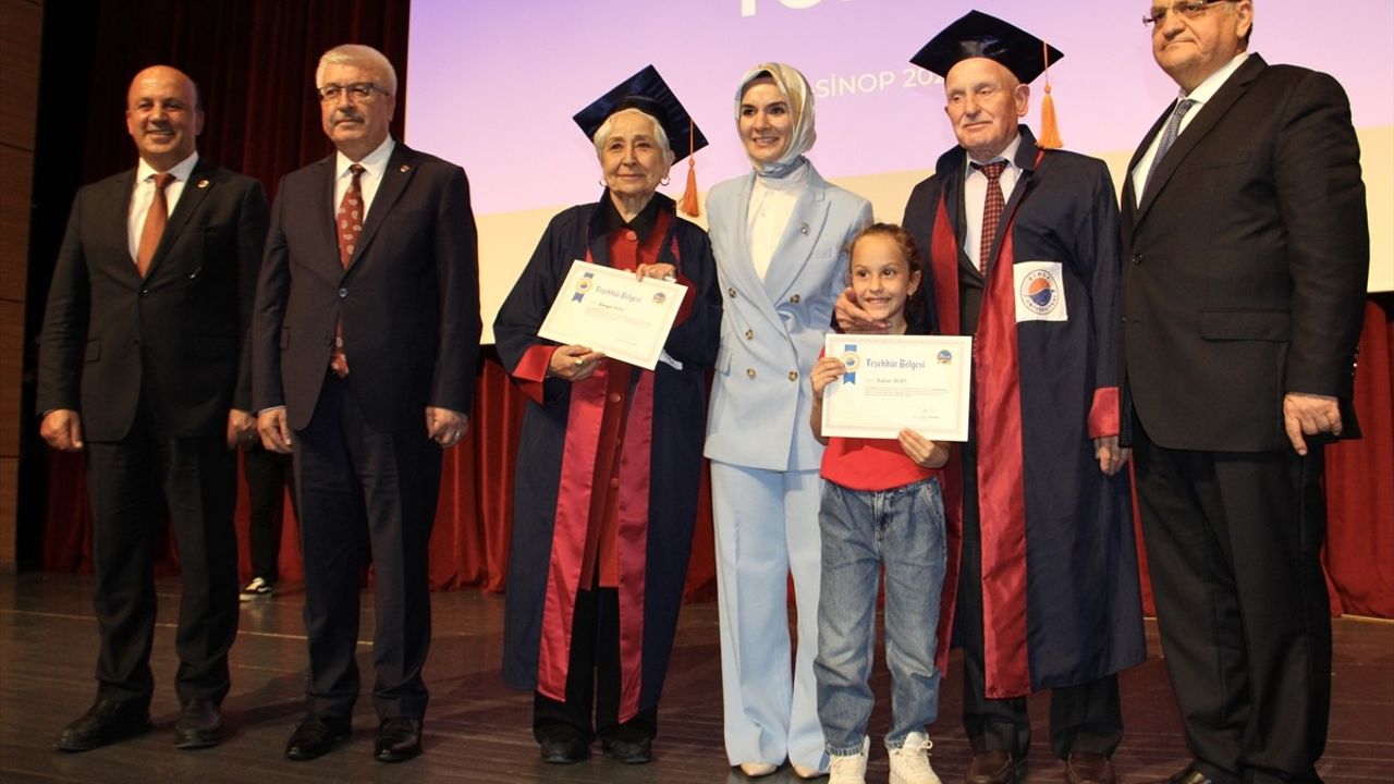 Bakan Göktaş Sinop’ta 3. Yaş Üniversitesi Mezuniyet Töreninde Konuştu