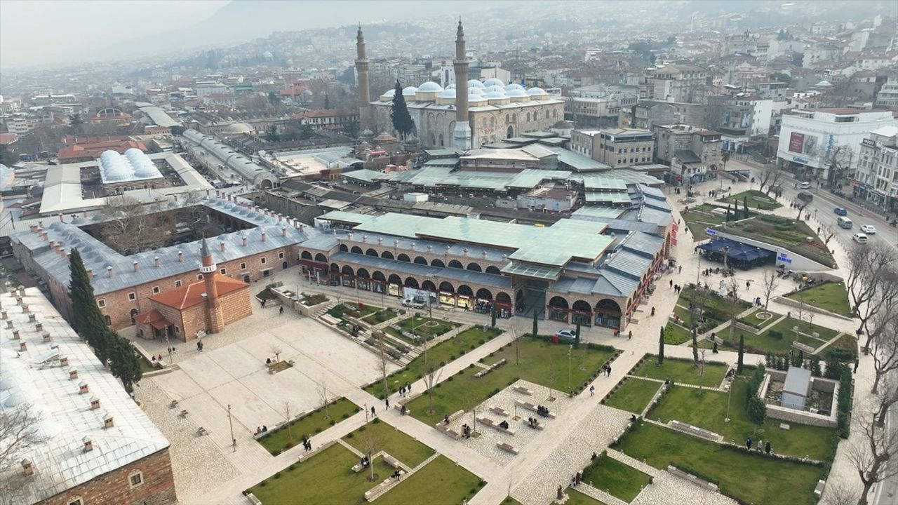 Bakan Kurum, Bursa'daki Tarihi Çarşıları İnceledi
