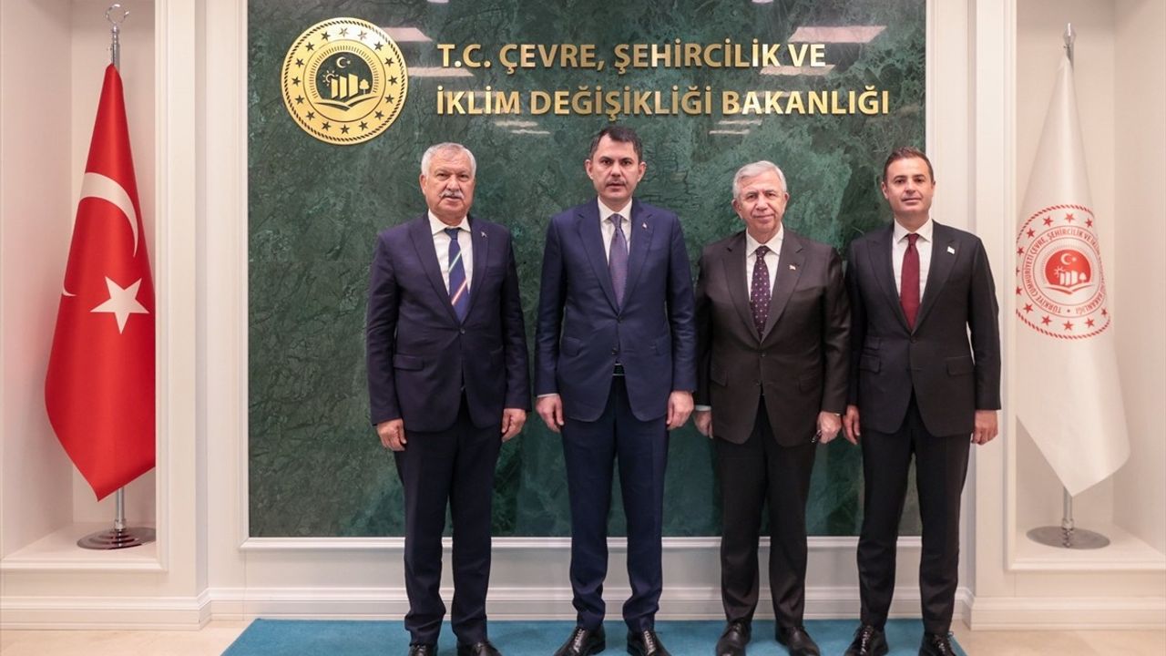 Bakan Kurum'dan Yerel Yönetimlerle İşbirliği Mesajı