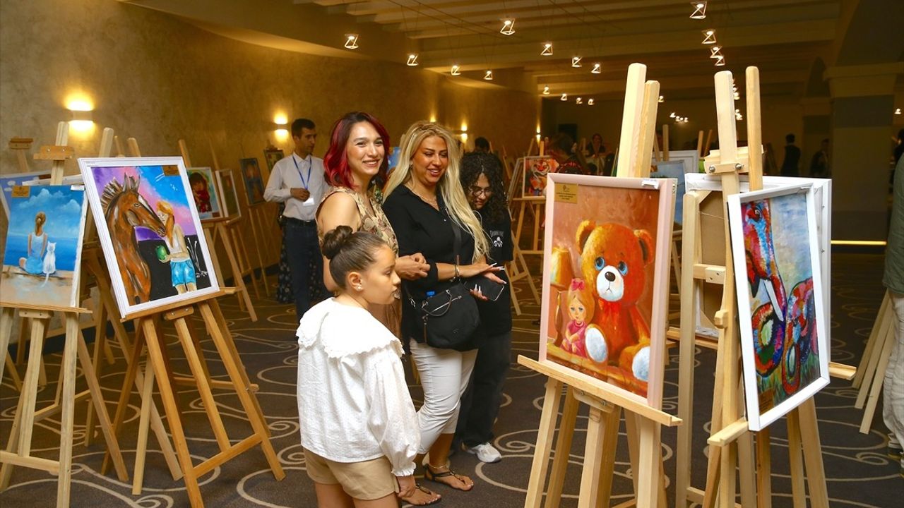 Bakü'de Lösemili Çocuklar İçin Kermes Düzenlendi