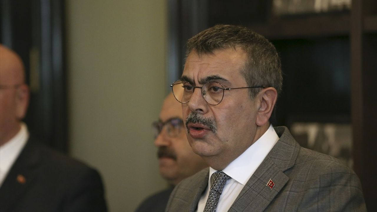 Balıkesir'de Eğitimde Dönüşüm: Öğretmen ve Öğrenci Sayıları Artıyor