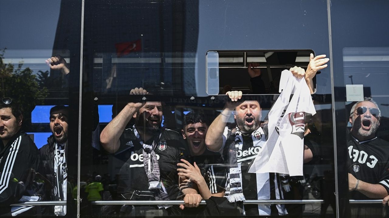 Beşiktaş Taraftarları Derbi İçin Yola Çıktı