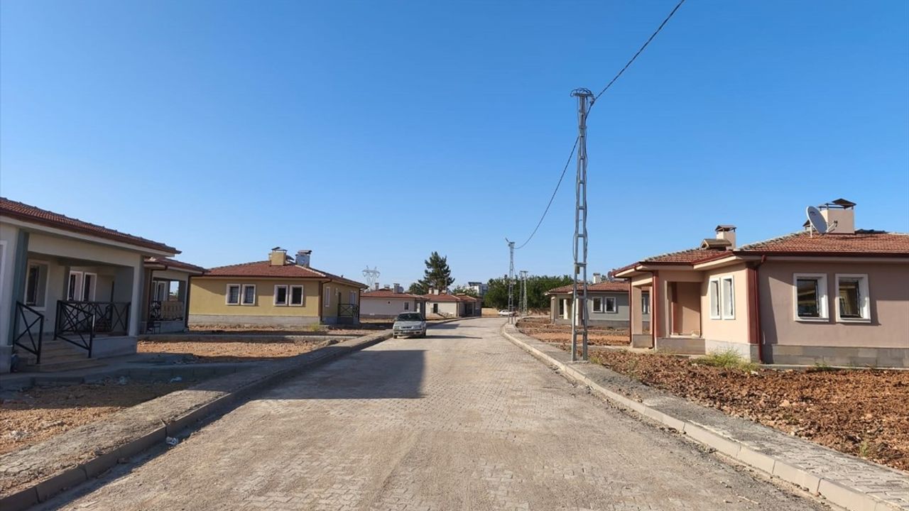 Besni'deki Depremzedeler Yeni Konutlarına Kavuştu