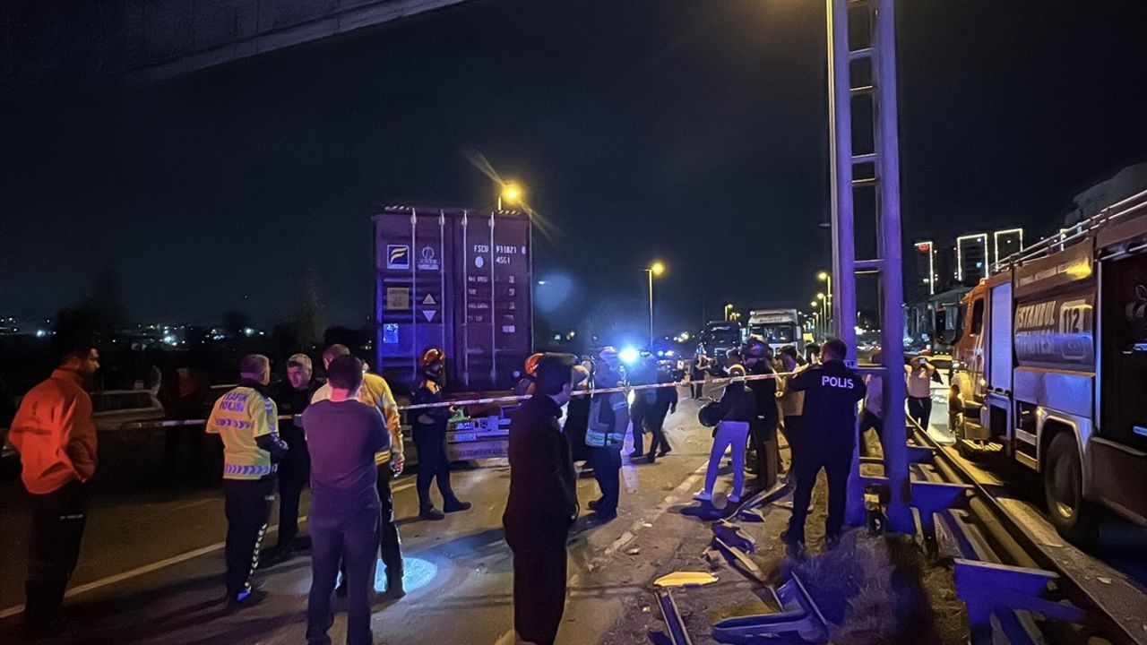 Beylikdüzü'nde Trafik Kazası: Motosiklet Sürücüsü Hayatını Kaybetti