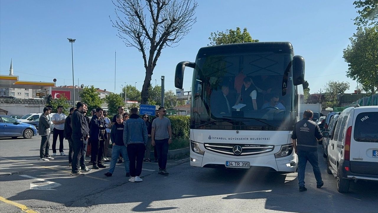 Beylikdüzü'ndeki Metrobüs Kazası Sonrası Hayatını Kaybeden Yolcunun Cenazesi Memleketine Uğurlandı