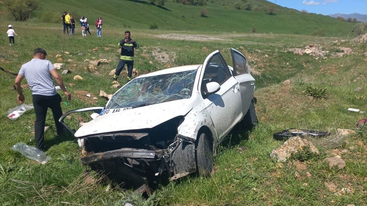 Bingöl'deki Trafik Kazasında Baba Hayatını Kaybetti