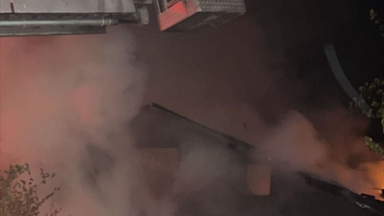 Bolu'da İki Katlı Evde Yangın