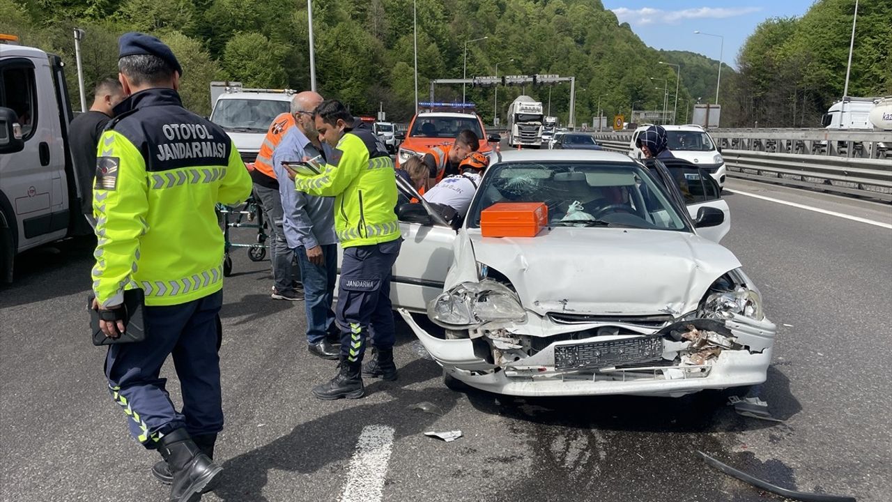 Bolu Dağı Tüneli'nde Kaza: 3 Yaralı
