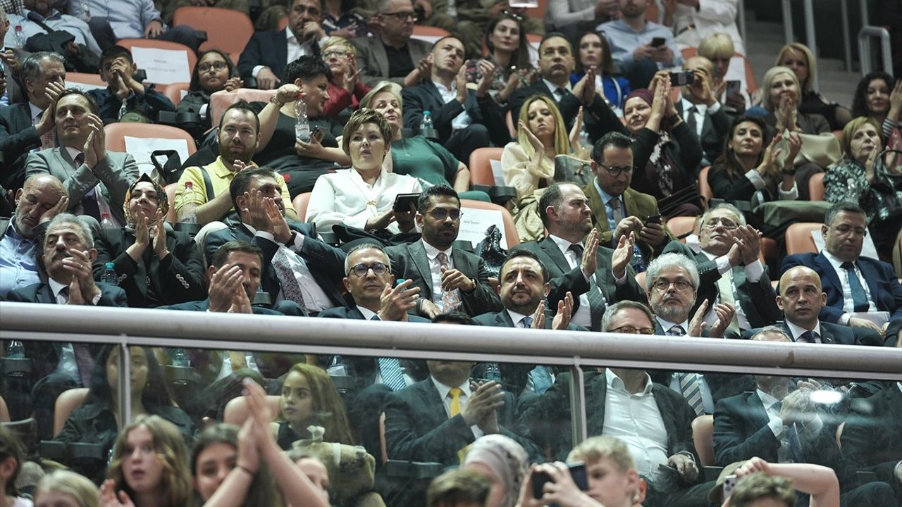 Bosna Hersekli Çocuklar Türkçe Şenliği'nde Buluştu