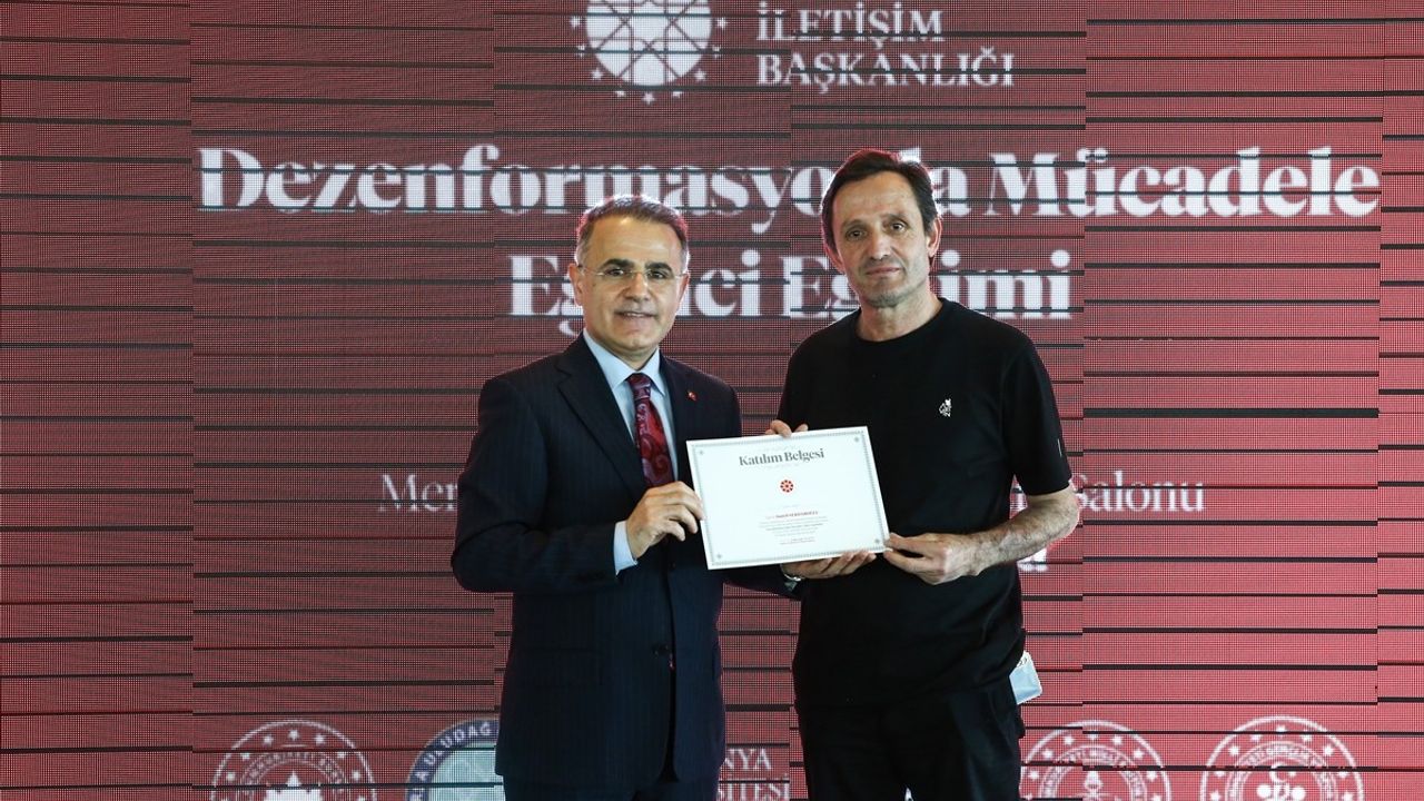 Bursa'da Dezenformasyonla Mücadele Eğitici Eğitimi Düzenlendi