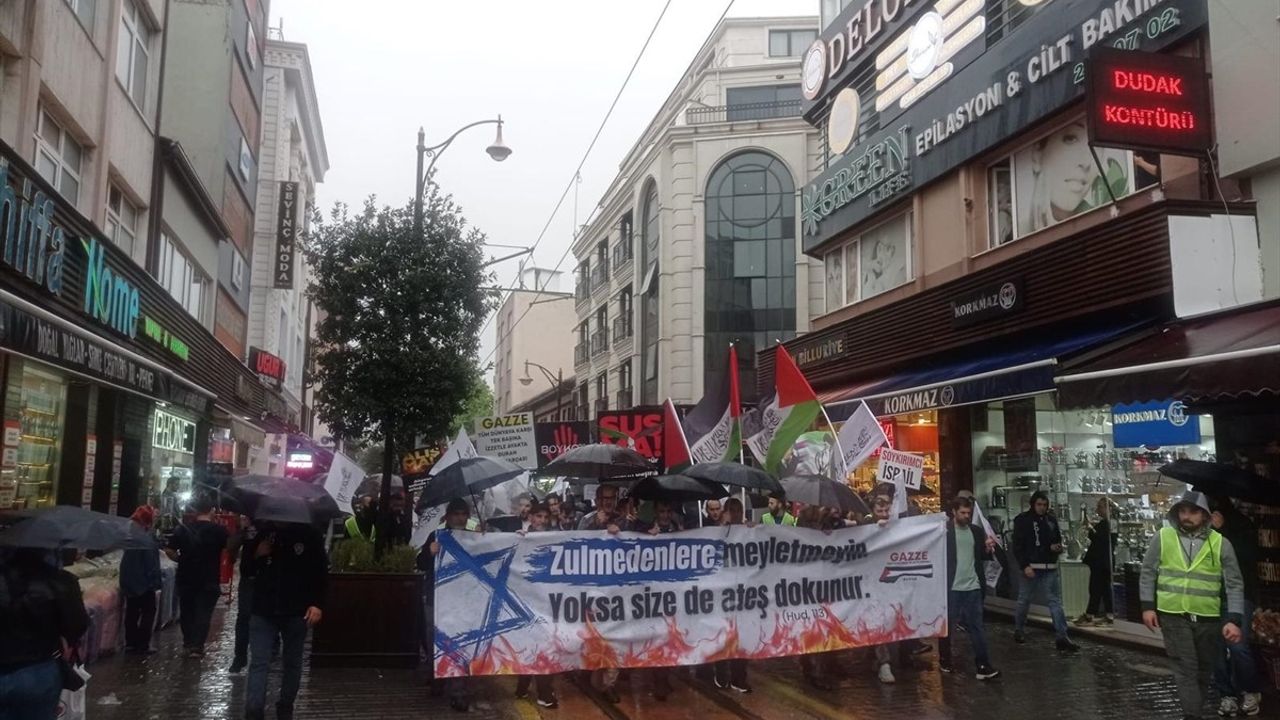Bursa'da Filistin'e Destek Yürüyüşü Gerçekleştirildi