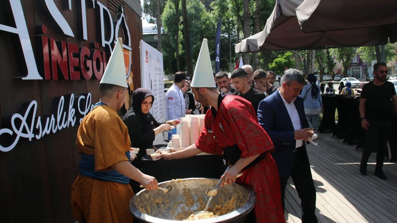 Bursa'da Türk Mutfağı Haftası'nda Helva Ziyafeti
