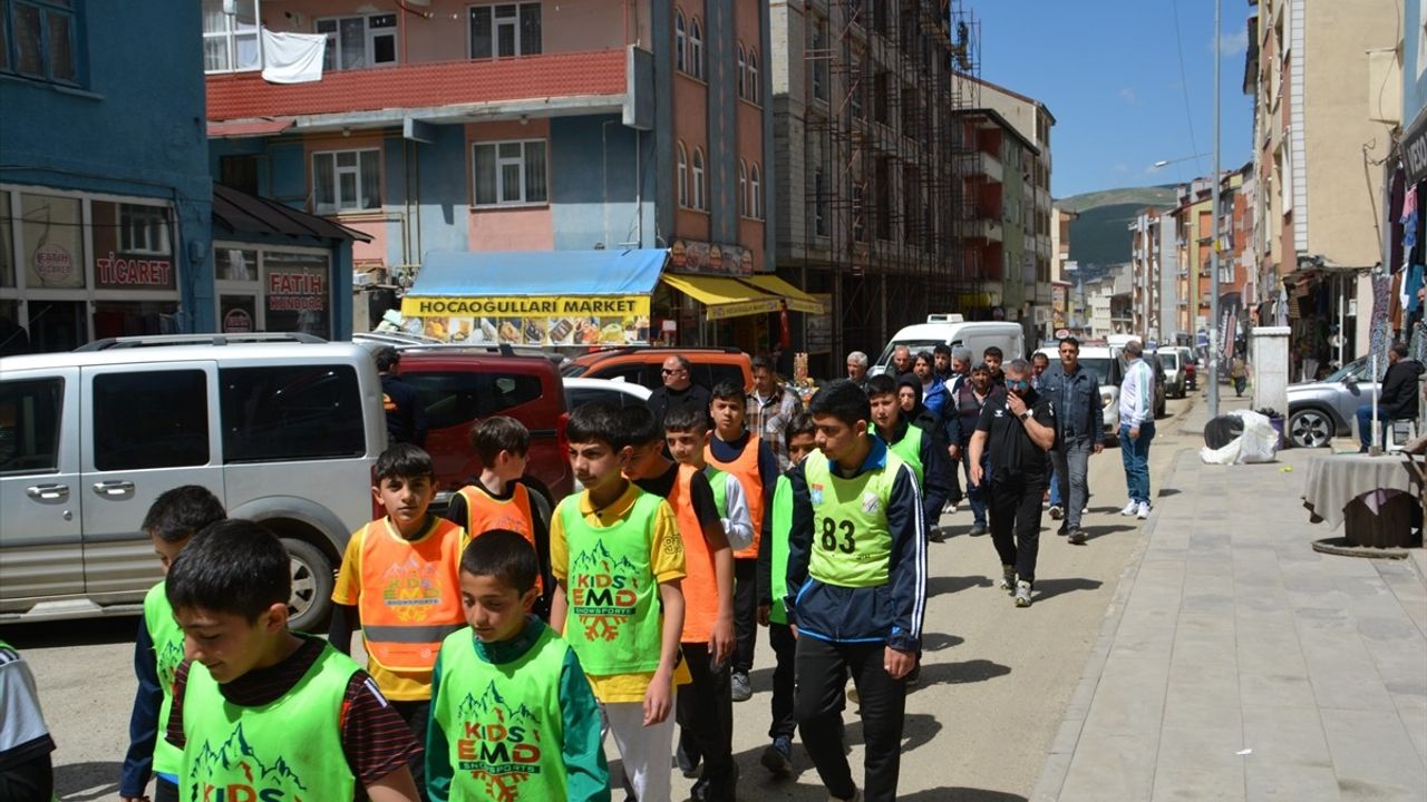 Bursa'daki Yangında Hayatını Kaybeden Usta Ailesi İçin Anma Yürüyüşü Düzenlendi