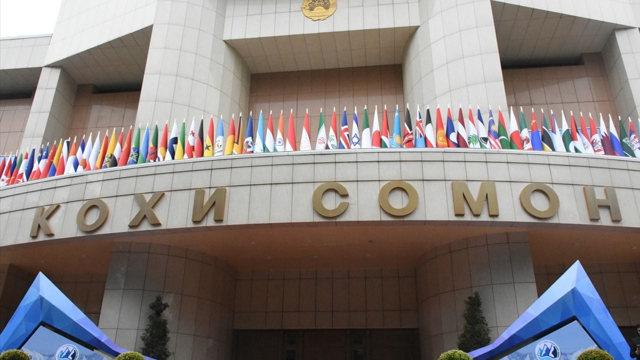 Buzulların Korunması Konferansı Duşanbe'de Başladı
