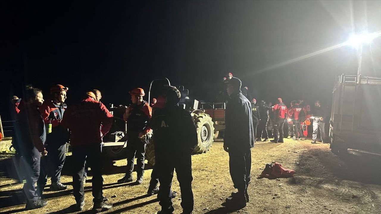 Çanakkale'de Doğa Yürüyüşünde Hayatını Kaybeden Müdür Yardımcısının Cenazesi Van'a Gönderildi