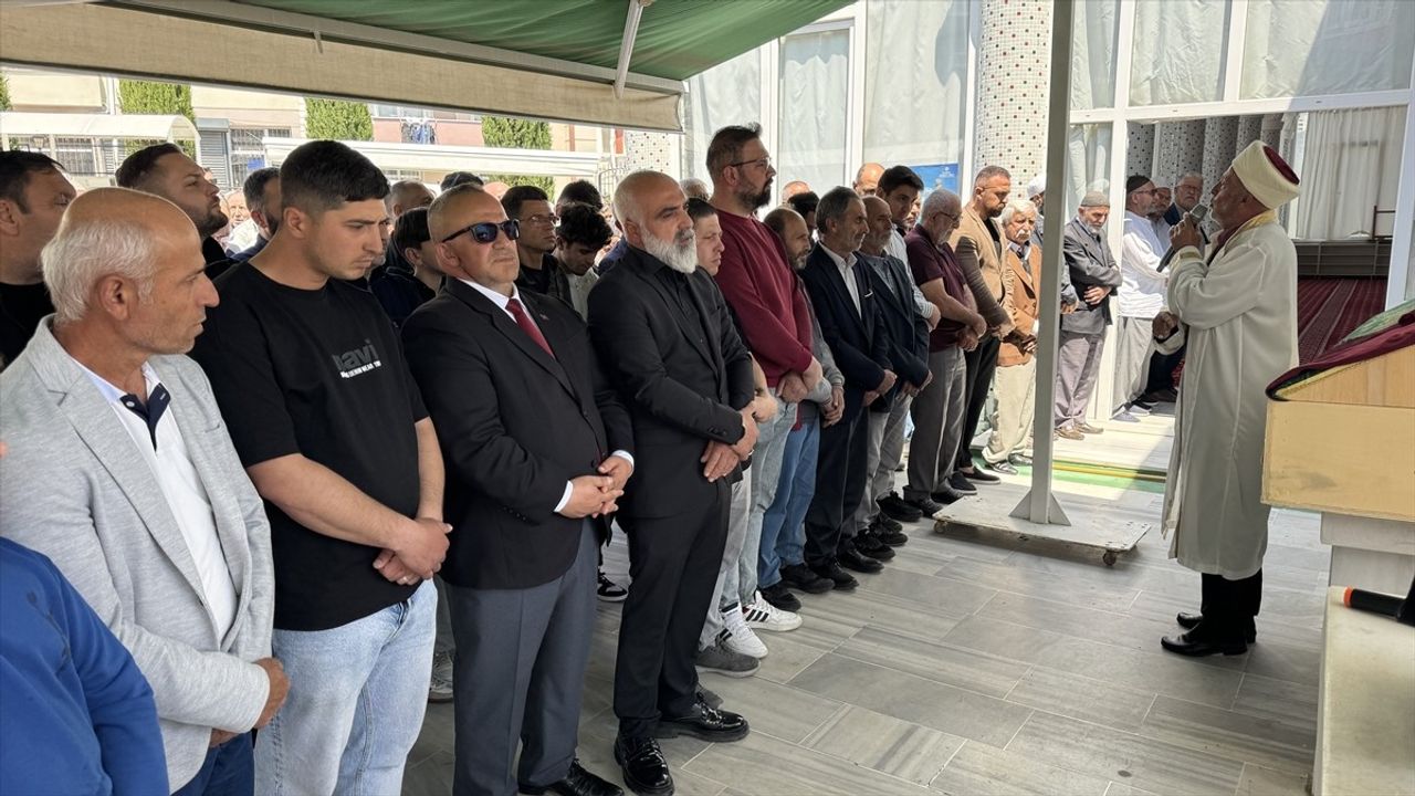 Çanakkale'deki Trafik Kazasında Hayatını Kaybedenler Uğurlanıyor