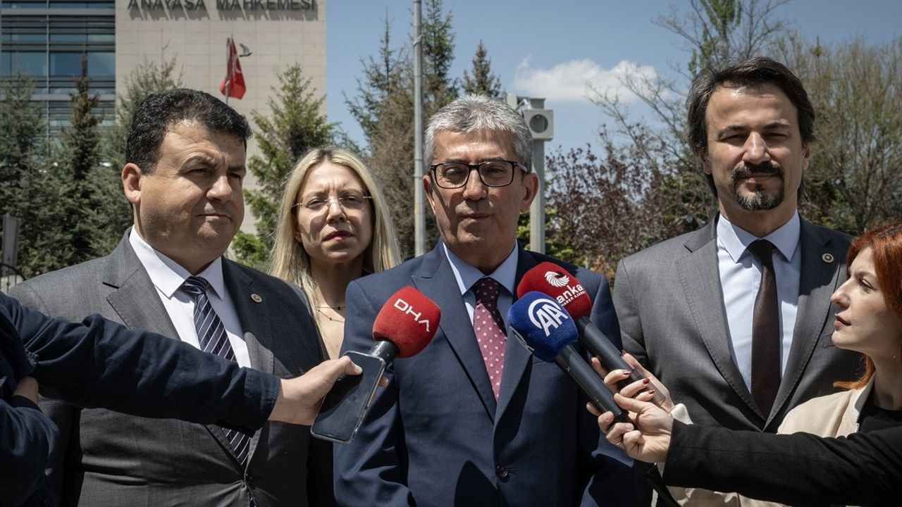 CHP Anayasa Mahkemesi'ne Başvurdu: Yasa İptali Talepleri