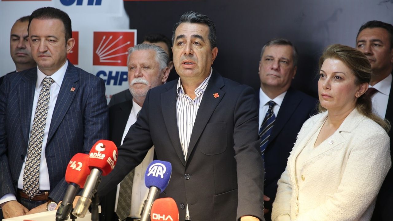 CHP Genel Başkan Yardımcısı Erhan Adem'den Basın Toplantısı