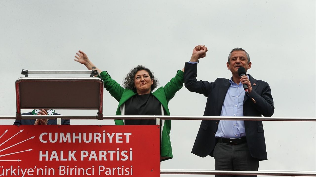 CHP Genel Başkanı Özel'den Bursa'da Kritik Miting Açıklamaları