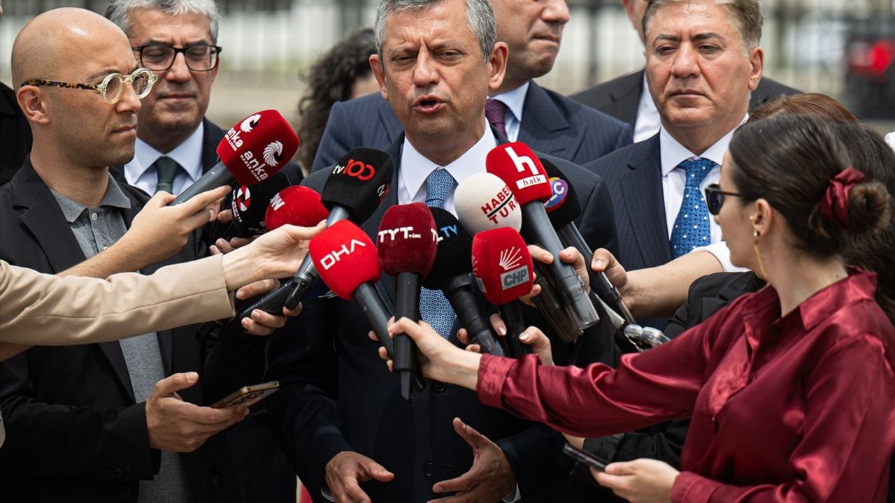 CHP Genel Başkanı Özgür Özel'den AYM ve HSK Açıklamaları