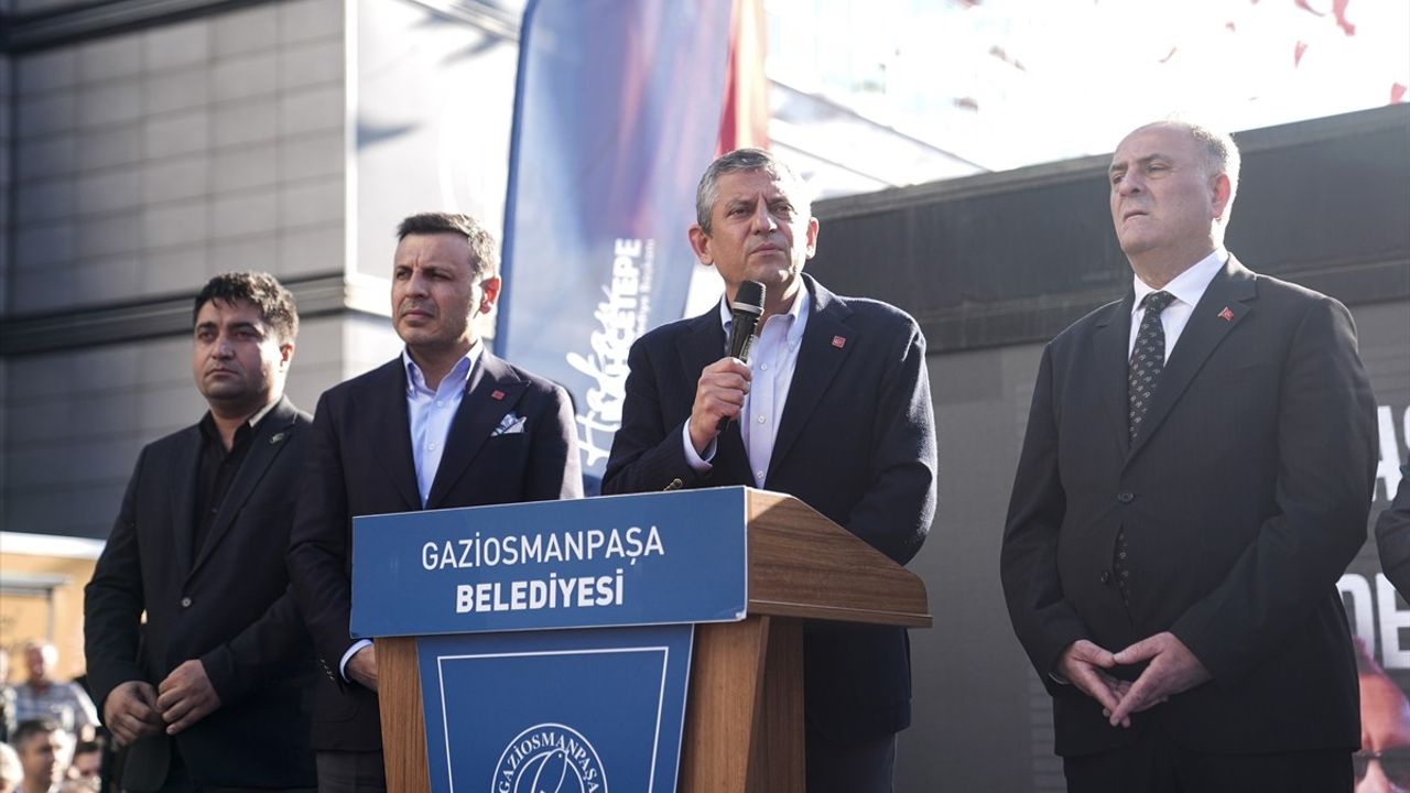 CHP Genel Başkanı Özgür Özel'den Yolsuzluk Soruşturmalarına Yanıt