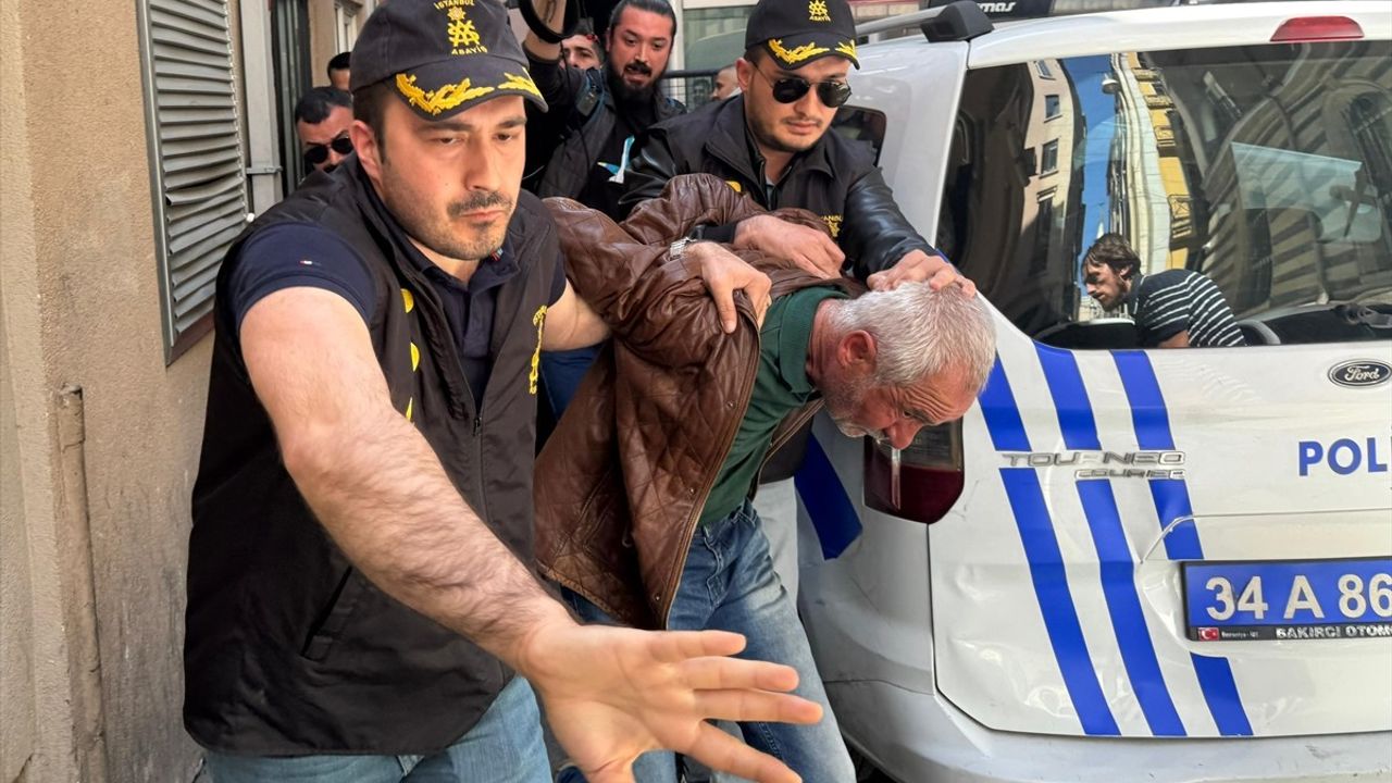 CHP Genel Başkanı Özgür Özel'e Yapılan Yumruklu Saldırı